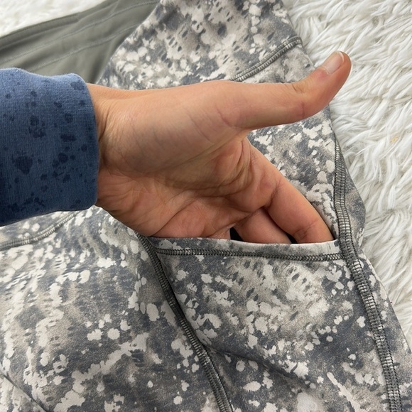 Lululemon Invigorate High-Rise Crop 23" Gritstone White Opal Multi - Picture 3 of 7